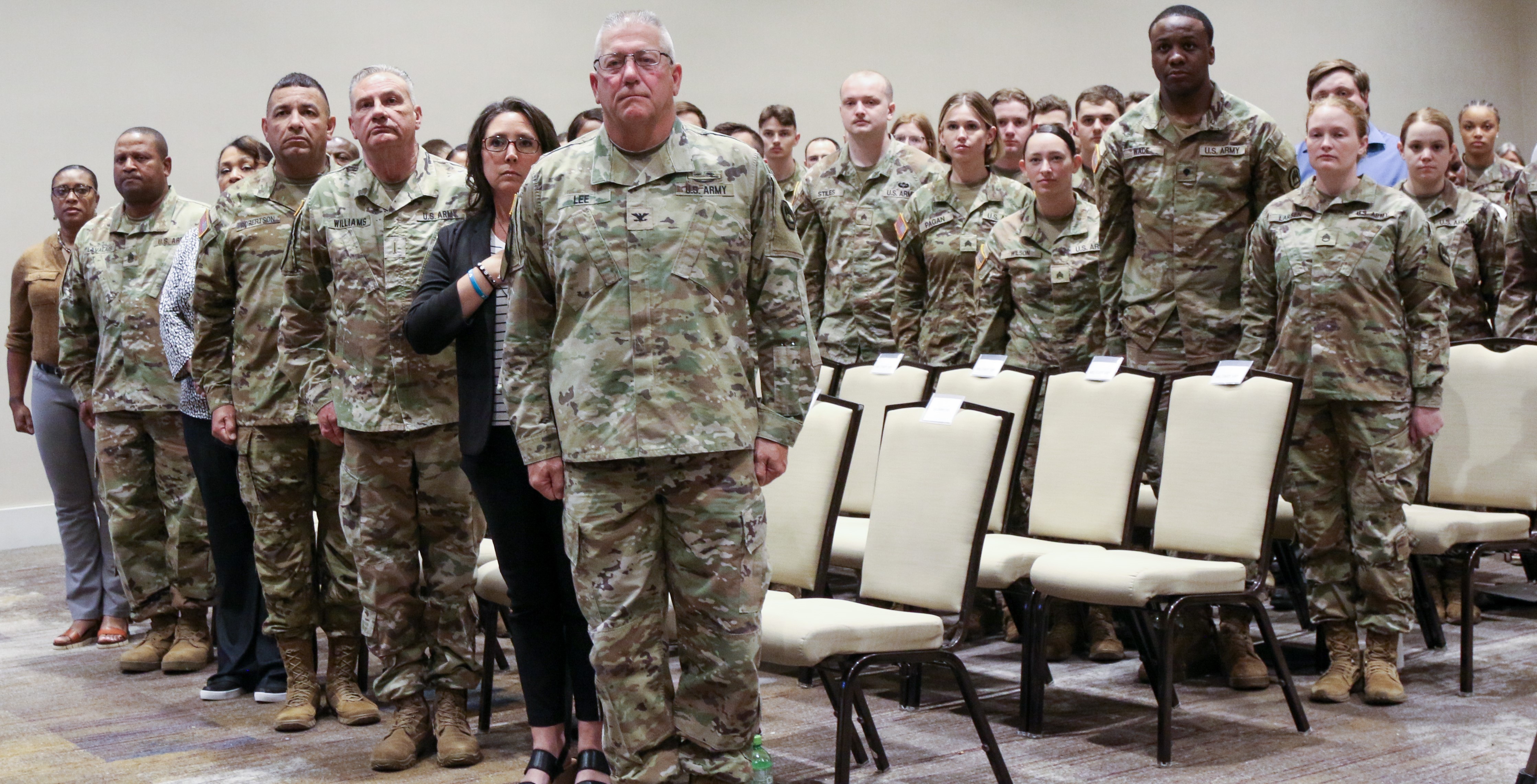 La. Guard medical company awarded during ceremony